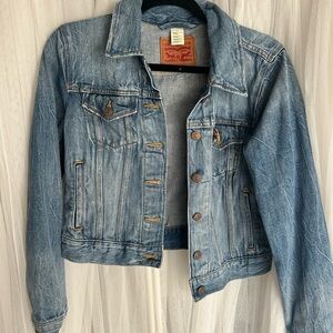 Levi's Women's Washed Light Blue Denim Jacket